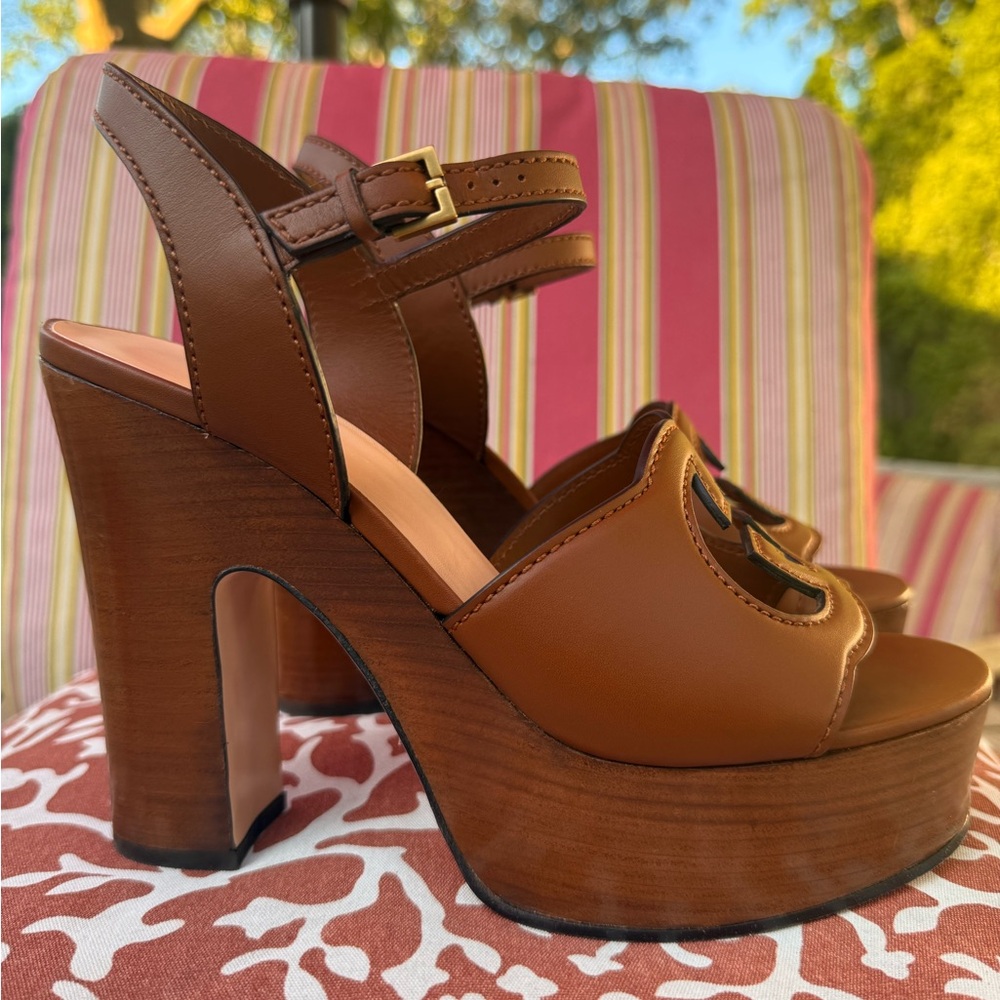 Gucci Interlocking G  Platform Logo Sandals - Picture 2 of 9